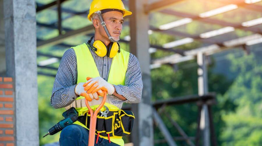 Professional gutter cleaning in Decatur, IL